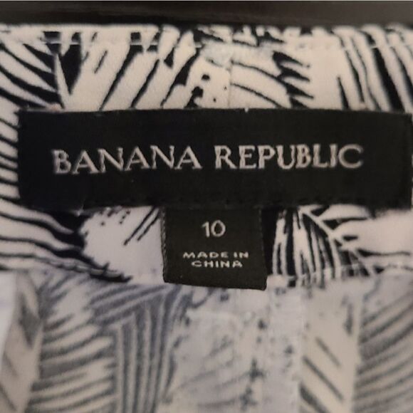 Banana Republic Black & White Leaf Print Dress Shorts 10 - Picture 15 of 15